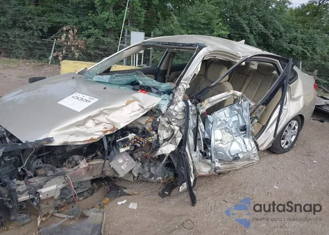 2010 Hyundai Elantra Gls z USA, uszkodzony, nr VIN KMHDU4AD3AU973992